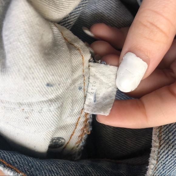SOLD Vintage Levi 501 mom jeans - Picture 3 of 3